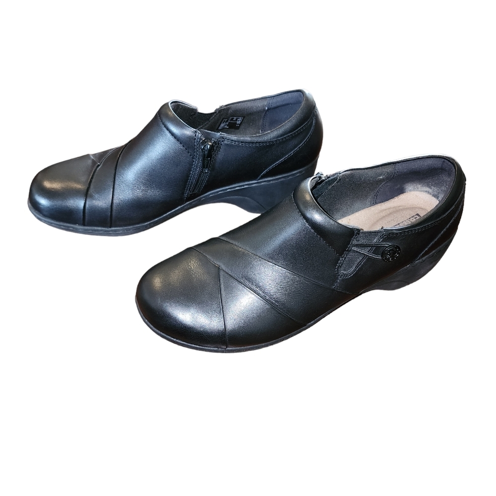 Clarks collection soft cushion black clogs with zip and button - 9.5
